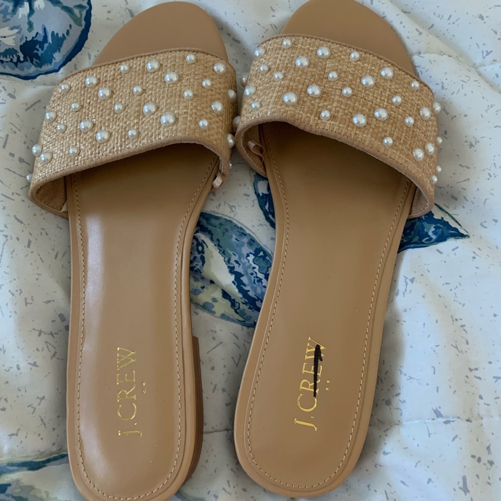 NWOT J. Crew Beige Pearl-Studded Sandals Size 9 - Picture 2 of 3